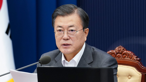 문 대통령 "국민 일상의 회복으로 보답하겠다"