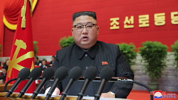 김정은, 어제 당대회 기념 야간열병식 참석…핵무장력 재차 과시