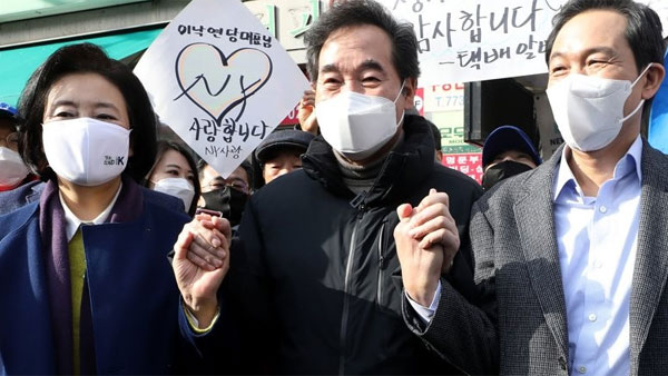 이낙연, 남대문 시장 방문…"3차 지원금 충분치 않아"