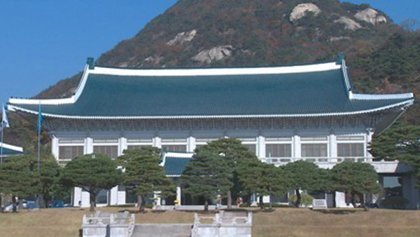 청와대, 김종인 '북한 원전 이적행위' 발언에 "터무니 없어…혹세무민"