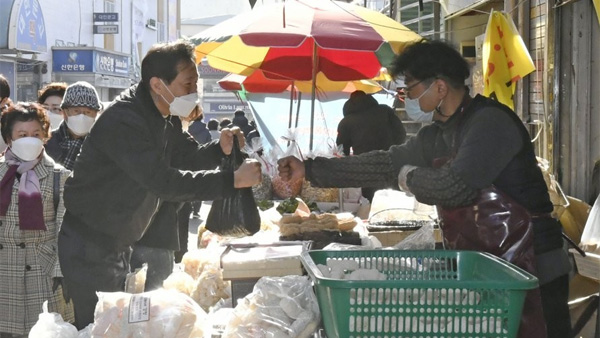 나경원, 이번엔 오세훈과 신경전 "10년 쉬신 분" vs "쉰 적 없다"