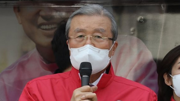 '별의 순간'이냐 '민주주의 독초'냐…상반된 윤석열 평가