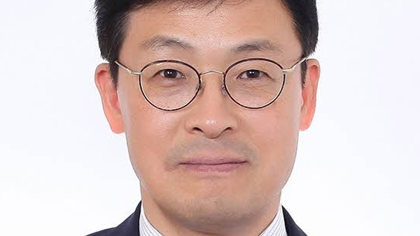 문 대통령, 김상조 청와대 정책실장 전격 교체… 후임 이호승 경제수석