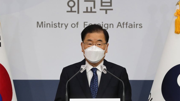 정의용 외교장관 "일본과 외교장관회담 조기 개최 희망"
