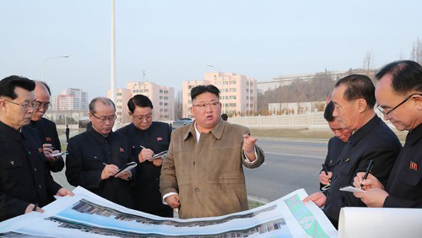 김정은, 6일만에 또 평양 주택건설현장 시찰…김일성 관저 자리