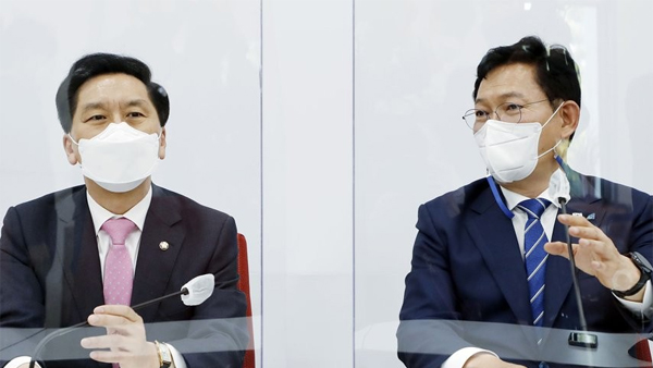 여야 지도부, 나란히 호남행…5·18 묘지 참배