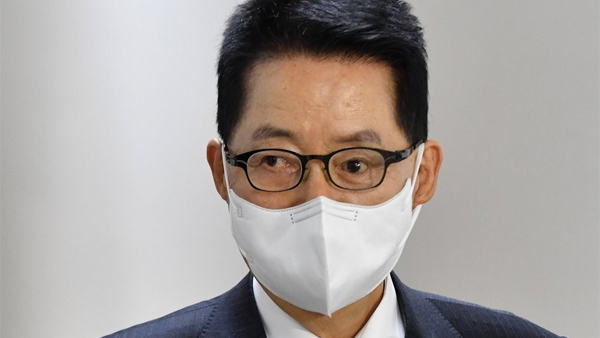 박지원 국정원장, 일본 총리 만나 관계 정상화 의지 전달