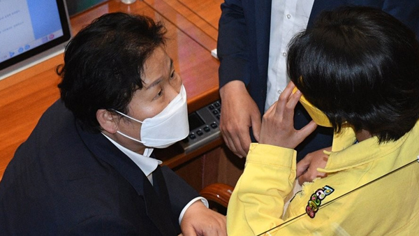 국민의힘 본회의장 충돌 문정복류호정에 "오십보백보" 비판