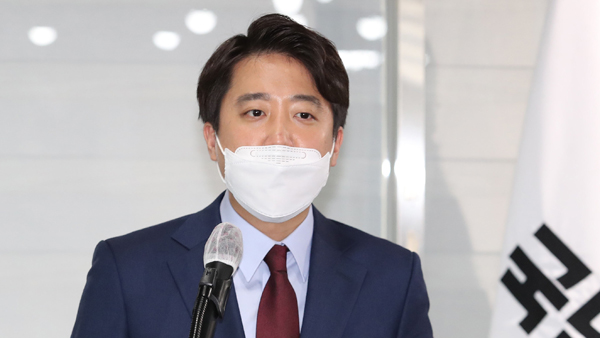 이준석 "발탁해준 박근혜에 감사…하지만 탄핵은 정당"