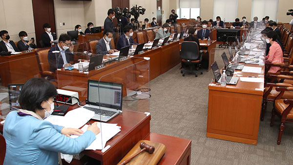 행안위, '대체공휴일 확대법' 정부 측 난색에 내일 재논의 