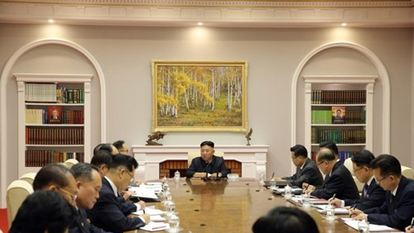김정은 "대화·대결에 다 준비돼야…한반도정세 안정관리 주력"