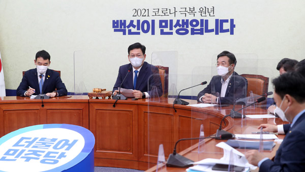 민주당, 연일 이준석 향해 '맹공' "당 대표되고 달라졌다"