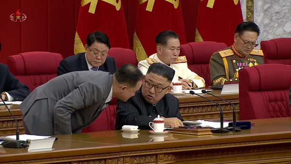 김정은 "현 난국 반드시 헤쳐나갈 것" 선서