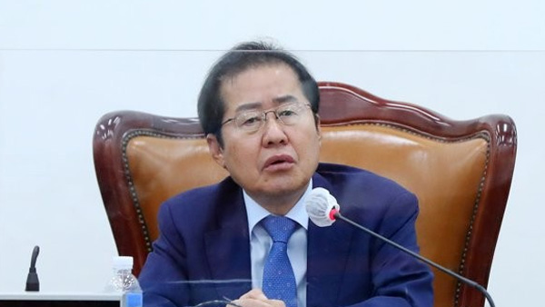 홍준표, 尹 부인 김건희의 '쥴리' 해명에 "치명적 실수…극복 어려워"