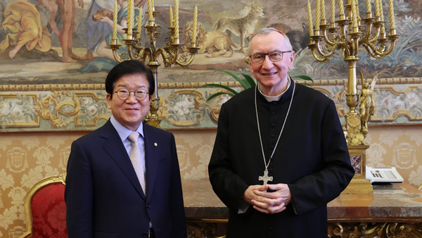 교황청 국무원장 "교황, 북한 방문 의사 확실…북측 초청장 기대"