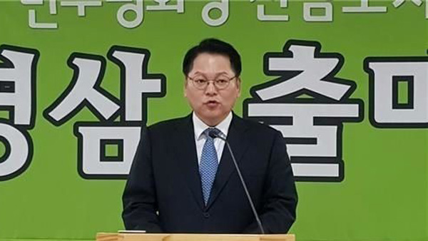 '이준석 저격' 윤석열 특보 해촉…"尹 캠프와 연결짓지 말라"