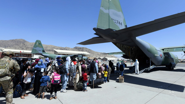 아프간 협력자 378명 오후 4시 인천공항 도착