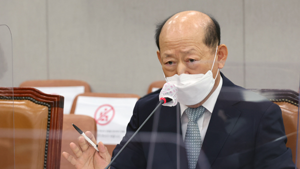 송두환 청문회서 '이재명 무료 변론' 격돌…"부정청탁"vs"사회상규"