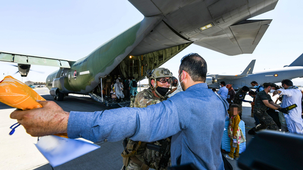 '미라클 작전' 참여 공군 간부 확진…다른 참여자들 검사 중