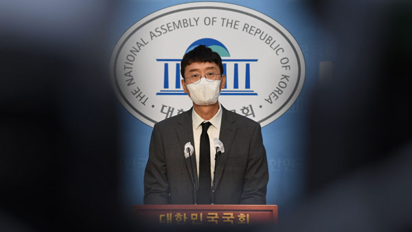 '뉴스버스' 기자 "김웅, '대검'에 고발장 접수 당부"