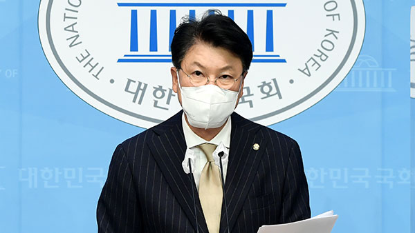 장제원, 윤석열 캠프 상황실장 사퇴‥"아버지의 죄 깊이 반성"
