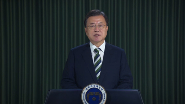 문 대통령 "체육인들 관중 속 실력 겨루는 날 앞당기겠다"