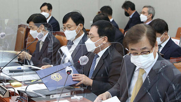 국회 운영위, '대장동 특검' 충돌‥청와대 국감 파행