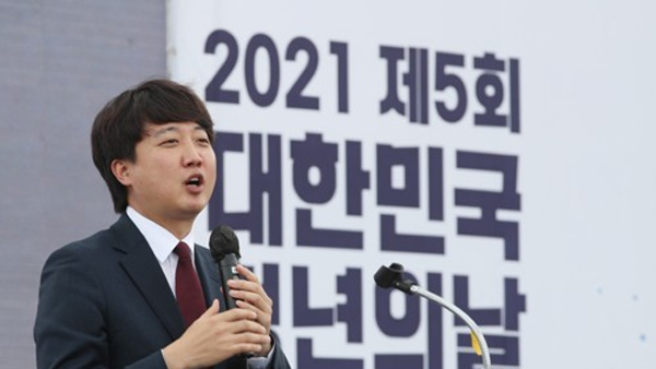 이준석 "지자체장·국회의원 피선거권 연령 25살 → 18살로 낮출 것"