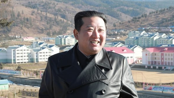 김정은 "3대혁명을 전 사회·인민적 운동으로‥시·군이 거점"
