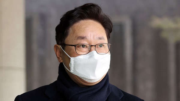 박범계, 법무부 업무보고 받아…재산 의혹에는 말 아껴