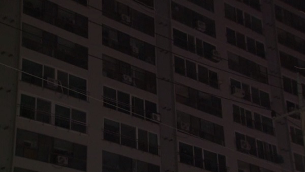 강한 바람에 전력 장치 파손‥강원도 아파트 정전