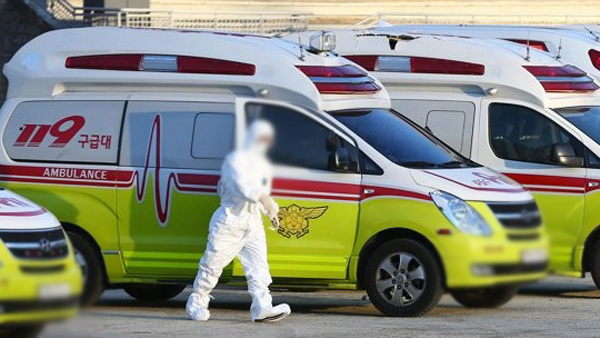 정부 "감소세 보였던 확진자 수 다시 증가…긴장감 갖고 예의주시"