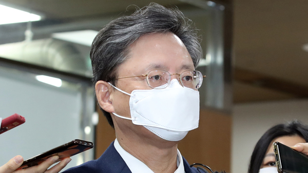 '징역 1년' 우병우 상고…대법 판단까지 받는다 