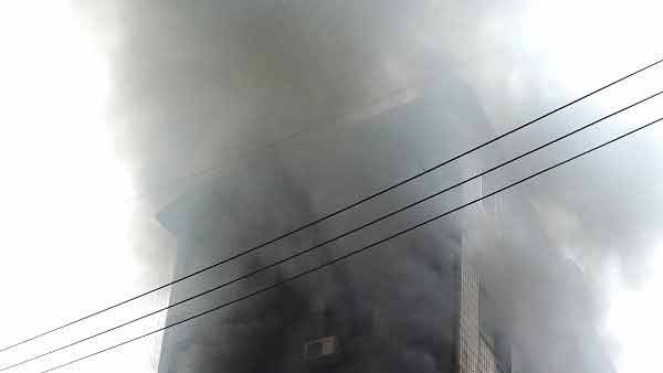 서울 강남 주상복합 건물 지하 창고에서 불…90여 명 대피