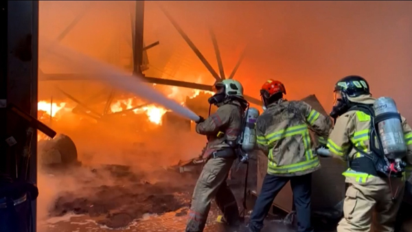 인천 만석동 가구 공장 화재…대응 2단계 발령