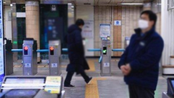 출근길 지하철 8호선 전동차 고장…30분 지연 운행