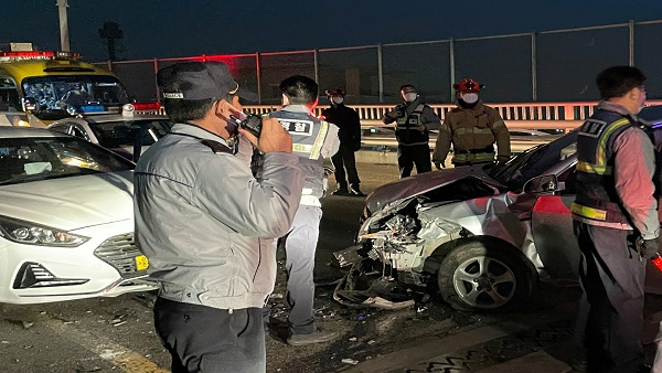 인천서 음주운전 승용차-택시 정면충돌…3명 부상