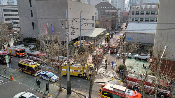 서울 서교동 호텔서 불‥3명 부상·50여 명 대피