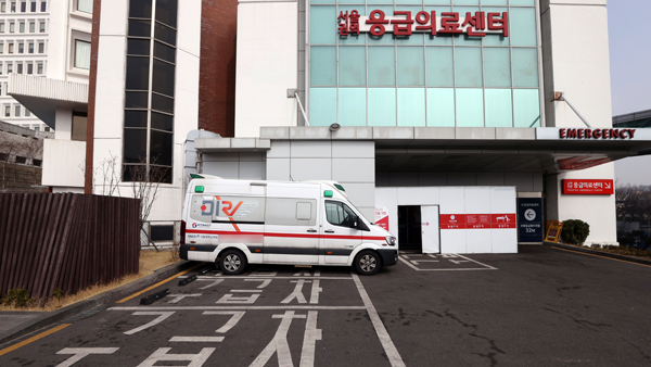 백신 접종 뒤 1천 100여명 응급실 방문…"가벼운 증상은 응급실 방문 자제"