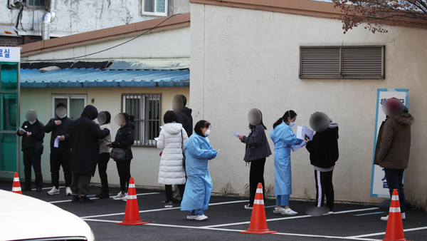밤 9시까지 381명, 전날보다 11명 감소…내일도 400명대 예상
