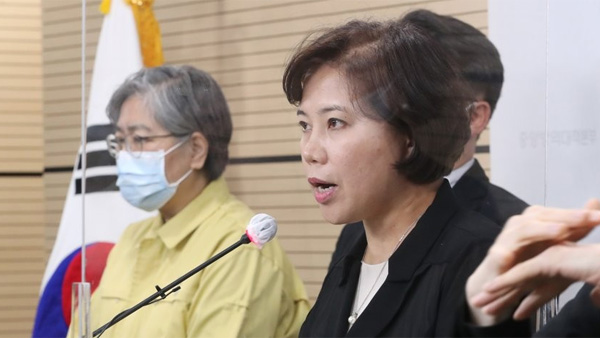 예방접종전문위 "AZ 백신과 혈전 연관성 없어…접종 지속돼야"