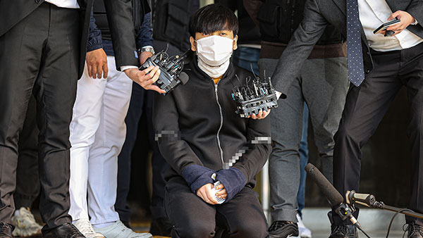 '김태현 스토킹 살인사건' 피의자 김태현, 검찰에 넘겨져