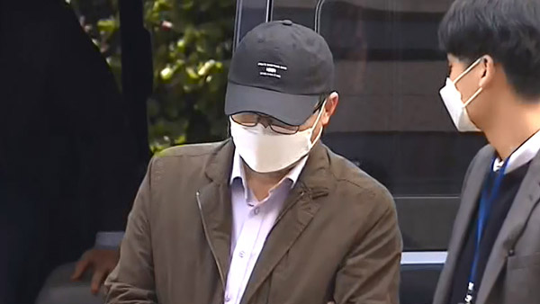 '인터넷 바카라 동화마을 투기' 6급 공무원 영장심사 출석