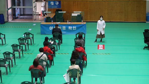 30세 이상 돌봄 종사자·항공 승무원 오늘부터 AZ백신 접종