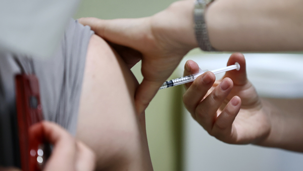 백신 접종후 사망 신고 54건 중 52건 "인과성 불명확"