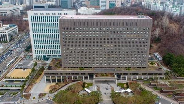 검찰 '이낙연 캠프 복합기 대납 의혹' 옵티머스 로비스트 기소  