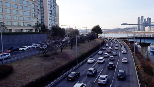 서울 올림픽대로 '만취 운전자', 시민 신고로 검거