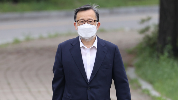 '뇌물수수 혐의' 김학의 8개월 만에 석방 