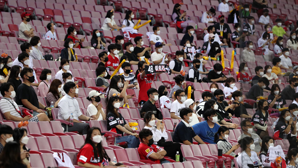 7월부터 거리두기 4단계로…5인금지 풀리고 유흥시설 영업재개