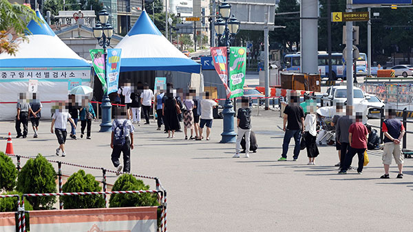 젊은층 감염 확산, 지난주 20대 최다…"식당-유흥시설서 전파 많아"